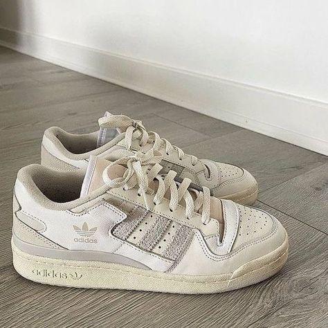 Patrick Feely, 80s Sneakers, Neutral Color Shoes, Everyday Sneakers, Dr Shoes, Trendy Shoes Sneakers, Pretty Shoes Sneakers, Shoe Wishlist, Fresh Shoes