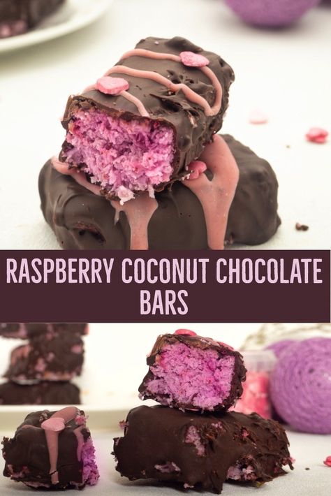 No-bake glutenfree and vegan raspberry coconut chocolate bars, easy recipe and an absolutely delicious filling snack. Perfect treat for Valentines Day. Raspberry Chocolate Bites, Raspberry Coconut Bars Recipe, Raspberry Coconut Bars, Valentines Desserts, Mat Inspiration, Coffee Bakery, Coconut Chocolate Bars, Texture Contrast, Raspberry Coconut