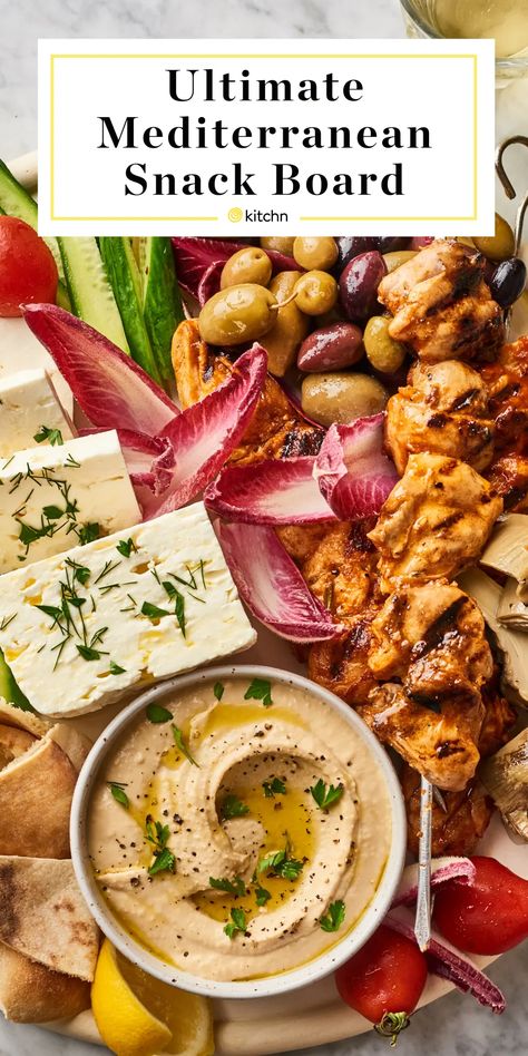 Mediterranean Diet Snacks, Mediterranean Snacks, Marinated Artichokes, Mediterranean Appetizers, Raw Veggies, Kabob Skewers, Creamy Cucumbers, Skewer Recipes, Snack Board