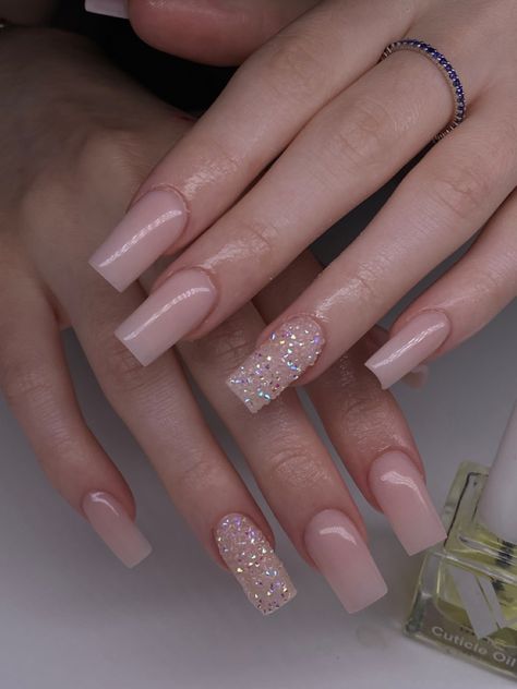 Short Champagne Nails Acrylic, Crystal Pink Nails, Pink Champagne Nails Acrylic, Sweet 16 Birthday Nails Short, Champagne Nails Acrylic Square, Pink And Champagne Nails, Pink Sweet 16 Nails Short, Nude Square Nails Long, Short Champagne Nails