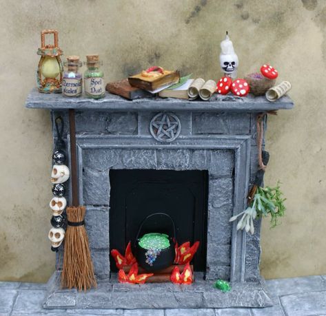 Melted Candle, Haunted Doll House, Halloween Fireplace, Miniature Witch, Diy Witch, House Fireplace, Witches House, Dolly House, Dollhouse Halloween