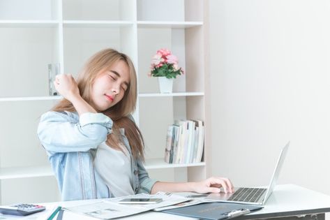 Neck pain in asian women office syndrome... | Premium Photo #Freepik #photo #business #technology #computer #woman Woman In Office, Office Syndrome, Asian Office, Spine Problems, Sore Shoulder, Stiff Shoulder, Piriformis Syndrome, Shoulder Muscles, Body Ache