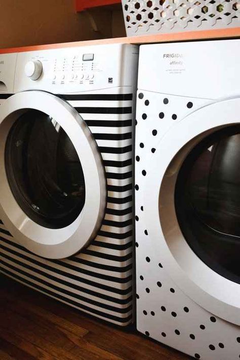 Use tape to give your washer and dryer new life. | 27 DIY Ways To Give Your House A Quick Pick-Me-Up Koti Diy, Mud Rooms, Decorating Diy, Future Apartment, Electrical Tape, Home Cinema, First Apartment, Beautiful Mess, Washer And Dryer