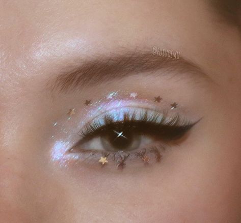 Stars Makeup Look, Baby Blue Makeup Looks, Eyeshadow Wing, Stars Makeup, Pretty Stars, Maquillage On Fleek, Swag Makeup, Star Makeup, Smink Inspiration