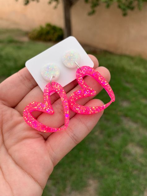 Jewelry Kawaii, Pink Heart Earrings, Blacklight Party, Rave Accessories, Kawaii Earrings, Earrings Handmade Dangle, Kawaii Gifts, Glitter Earrings, Neon Party