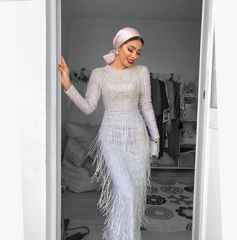 Soiree Outfits For Hijab, Hijab Soiree Outfit, Dress Soiree, Hijab Soiree, Hijab Gown, Soiree Outfit, Hijab Dress Party, Chic Evening Dress, Fashion Dresses Formal