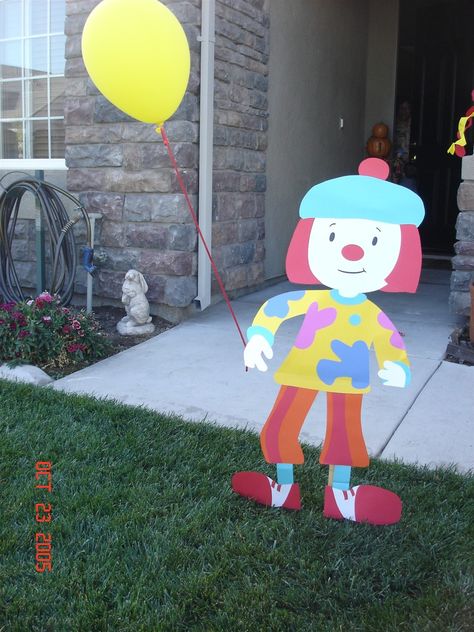 JoJo from JoJo's Circus Lawn Decoration Jojo Circus, Jojo's Circus, Circus Ideas, Jo Jo, Circus Party, Second Birthday, Lawn Decor, Birthday Ideas, Circus