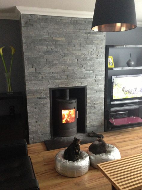 Wood Fireists - Show me your surrounds. « Singletrack Forum Slate Fireplace Surround, Living Room Design Diy, Log Burner Living Room, Design Camino, Slate Fireplace, Style Salon, Chimney Breast, Fireplace Hearth, Log Burner