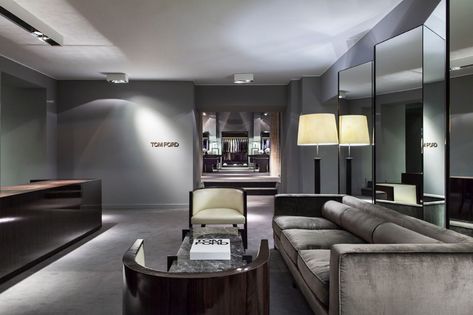 Tom Ford Showroom, Milan - Gori & Yoon Architecture Tom Ford Interior, Ford Interior Design, Tom Ford Store, Ford Interior, Dining Inspiration, Interior Desig, Modern Office Design, Retail Interior, Store Interior