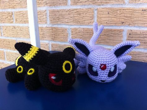 Crochet Moose, Pokemon Crafts, Pokemon Amigurumi, Umbreon And Espeon, Pokemon Crochet, Pokemon Crochet Pattern, Diy Tricot, Crochet Pokemon, Pokemon Pattern