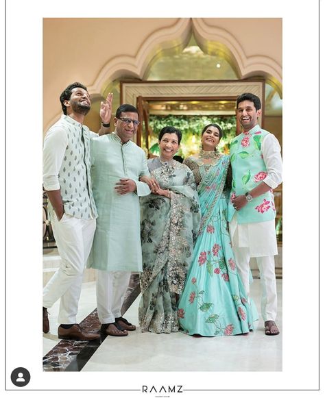 Family Twinning Outfits Indian Traditional, Family Outfits For Wedding Indian, Indian Family Outfits Matching, Brides Parents Outfits, Seemantha Photoshoot, Haldi Dress Code For Family, Matching Family Outfits For Wedding, Wedding Family Outfits, Family Dress Code For Wedding Indian