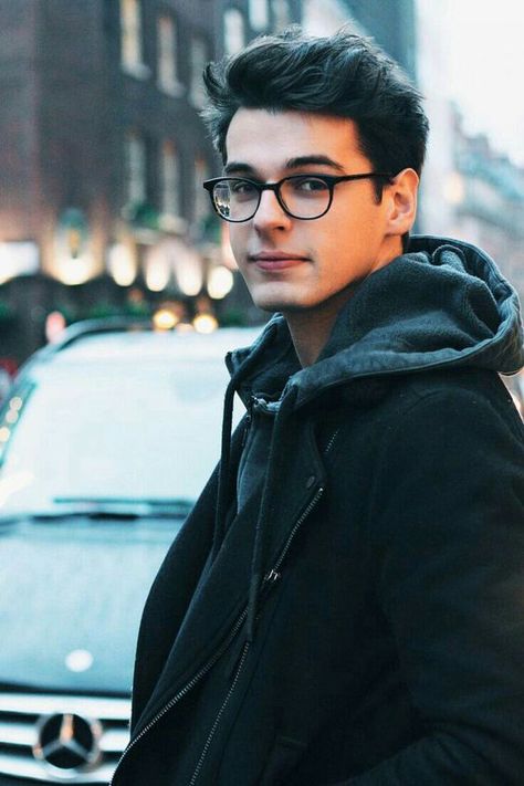 Cute Guy Names, Blake Steven, Mens Glasses Fashion, Mens Photoshoot Poses, Asian Short Hair, Stylish Glasses, Boy Poses, Stylish Boys, Photography Poses For Men