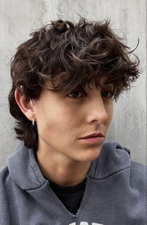 Black Hair Bob Hairstyles, French Braid Black Hair, Haircuts For Curly Wavy Hair, Bob Haircut Dark Hair, Fun Hairstyles For Long Hair, Braid Black Hair, Shaggy Wolf Cut, Queer Haircut, Medium Length Mens Haircuts