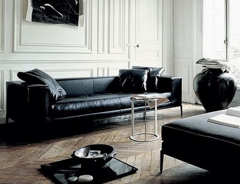 Black Leather Sofa Living Room, Black Leather Couch, Masculine Living Rooms, Relaxing Living Room, Black Couches, Interior Design Per La Casa, Black Leather Sofas, Design Del Prodotto, Living Room Leather