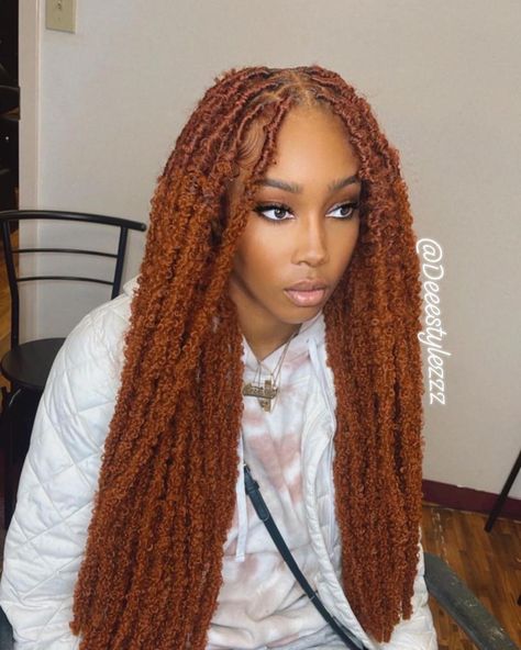 Foxlocs Braids, Style Faux Locs Hairstyles, Burgundy Faux Locs Black Women, Orange Faux Locs, Copper Faux Locs, Burgundy Locs Black Women, Faux Locs Color Ideas, Ginger Butterfly Locs, Styles Faux Locs