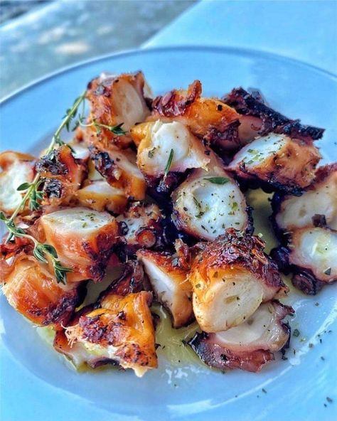 Roasted Octopus, Octopus Recipes, Calamari Recipes, Grilled Seafood Recipes, Grilled Octopus, Calamari, Fish Dishes, Virgin Olive Oil, Seafood Dishes