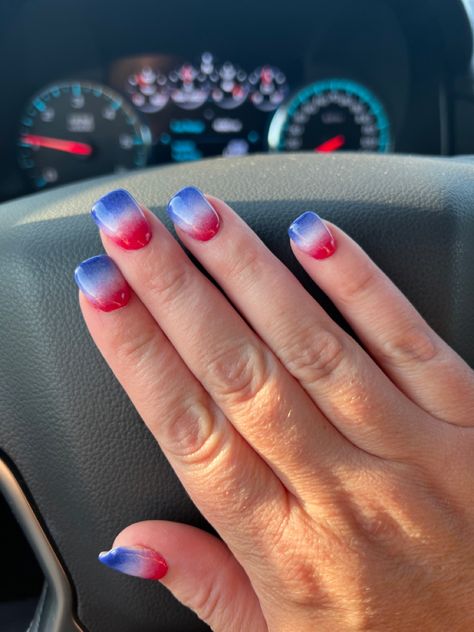 Ombre 4th Of July Nails, 4th Of July Gel Nails, Easy Toe Nail Designs, Fourth Of July Nails, Gel Nails At Home, Spring Acrylic Nails, How To Cut Nails, July Ideas, 4th Of July Nails