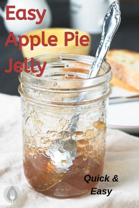 Easy Apple Pie Jelly - takes just like apple pie and makes easy holiday gifts.  Quick and easy recipe! #easyrecipe #apple #applepie Apple Pie Jelly, Easy Holiday Gifts, Fruit Jelly Recipe, Apple Pie Jam, Balance Food, Canning Apples, Easy Jam, Marmalade Recipe, Apple Jelly