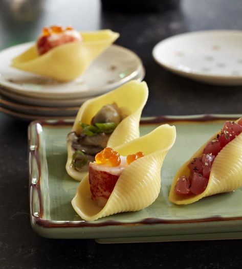 Pasta Sushi | ITALY Magazine Bread Gnocchi, Tuna Sashimi Recipe, Sashimi Recipe, One Bite Appetizers, Cooked Oysters, Chef Dishes, Italy Magazine, Crostini Recipes, Filled Pasta