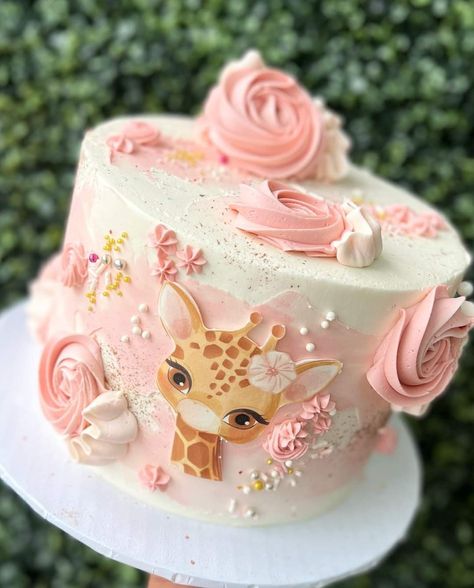 Birthday Cake Baby Girl 2 Year, Two Wild Girl Cake, Giraffe Baby Shower Cake, Giraffe Birthday Cakes, Jungle Baby Shower Cake, Safari Baby Girl, Zoo Cake, Second Birthday Cakes, Giraffe Cakes