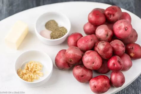 Foil pack grilled red potatoes help to make dinner a breeze without any cleanup. This is the perfect side dish for the grill or the oven. Grilled Red Potatoes, Grilled Dinner, Grilled Potatoes, Red Potatoes, Perfect Side Dish, Side Dishes Easy, The Grill, Mediterranean Recipes, Grilling Recipes