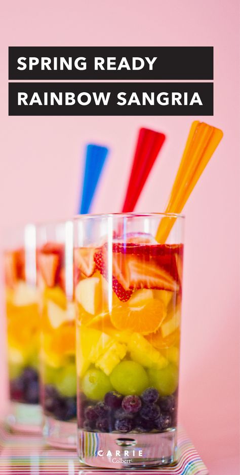 How to make this super easy rainbow sangria Wine Mixed Drinks, Sangria Drink, Fruity Alcohol Drinks, Colorful Desserts, Unique Cocktails, Sangria Recipes, Cuban Recipes, Easy Cocktails, Colorful Cakes