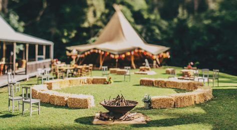 Festival Themed Wedding, Reception Seating, Tipi Wedding, Hay Bales, Garden Party Wedding, Ideas Vintage, Marquee Wedding, 17th Birthday, Outside Wedding