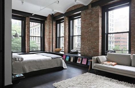 New Yorker Loft, Appartement New York, Apartment Decorating For Couples, Loft Style Homes, New York Loft, Loft Stil, Apartment Living Room Design, Interior Minimalista, Loft Interiors