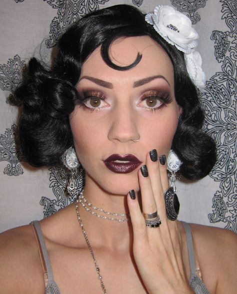 1920s Makeup Look, 1920’s Makeup, 1920s Makeup Tutorial, 1920 Makeup, Gatsby Makeup, Flapper Makeup, Great Gatsby Hairstyles, 20s Makeup, Make Up Guide