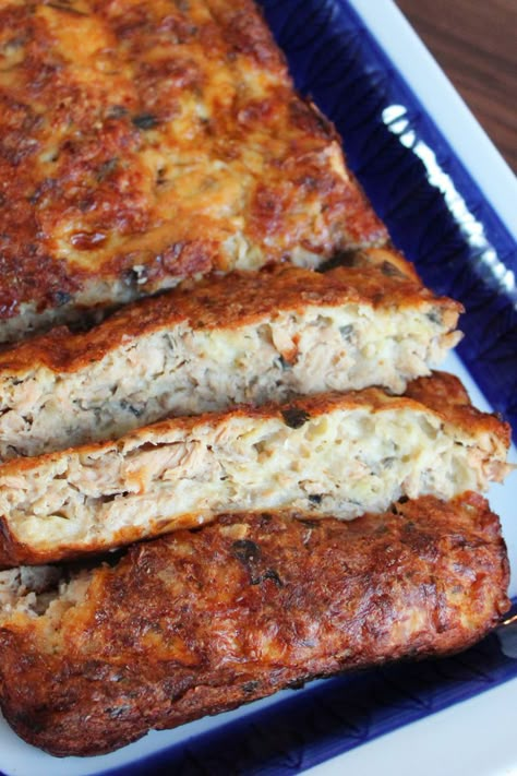 Salmon Loaf Recipes, Healthy Tuna Recipes, Salmon Casserole, Tuna Fish Recipes, Fish Batter Recipe, Canned Salmon Recipes, Flaked Salmon, Fish Recipes Baked, Healthy Tuna