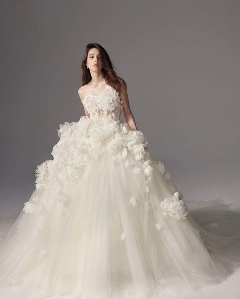 Nicole Felicia Couture, Cathedral Length Wedding Dress, Nicole Felicia, Korean Wedding Dress, Wedding Dress Elegant, Elegant Ball Gowns, Floral Wedding Dress, Tulle Wedding, Tulle Wedding Dress