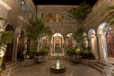 lovely Beach House Florida, Indoor Courtyard, Modern Castle, Riad Marrakech, House Florida, Courtyard Design, Modern Landscape Design, Casas Coloniales, Garden Aesthetic