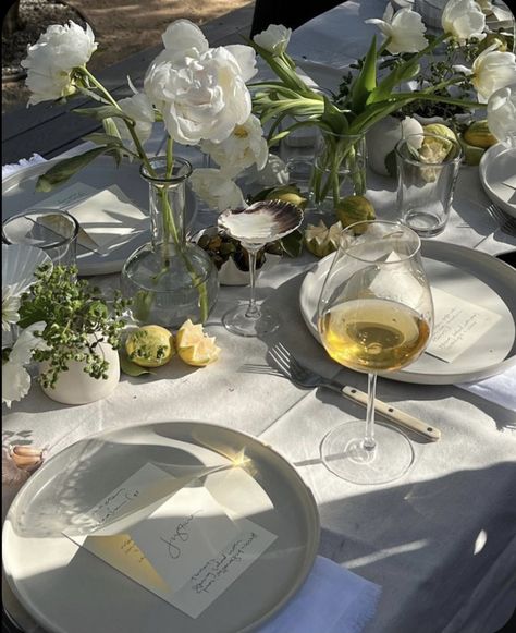 Beautiful Tablescapes, Garden Party Wedding, Wedding Table Settings, Wedding Mood Board, Wedding Tablescapes, Instagram Summer, Wedding Mood, Italian Wedding, Wedding Signage