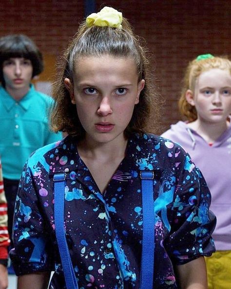 Stranger Things Eleven, Mike, Max, Millie Bobby Brown, Finn Wolfhard, Sadie Sink, Season 3 Eleven Costume, Stranger Things Halloween Costume, Stranger Things Cosplay, Stranger Things Costume, People Reference, Things Wallpaper, Cosplay Reference, Stranger Things Halloween, Couple Costumes