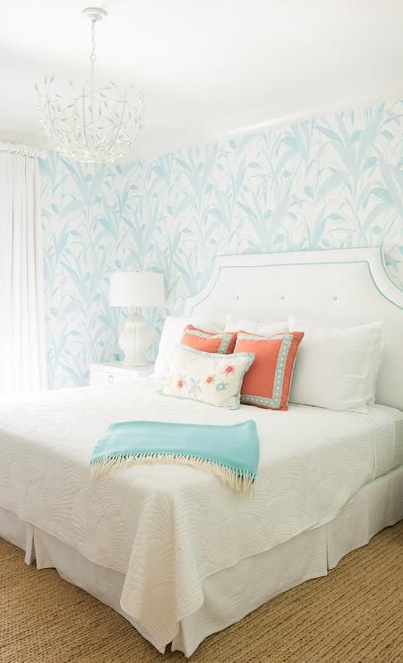 Aqua Blue Bedroom, Blue Wallpaper Bedroom, Aqua Bedrooms, Light Blue Bedding, Blue And White Bedding, Stray Dog Designs, Blue Bedroom Design, Bedroom Orange, Gorgeous Bedrooms