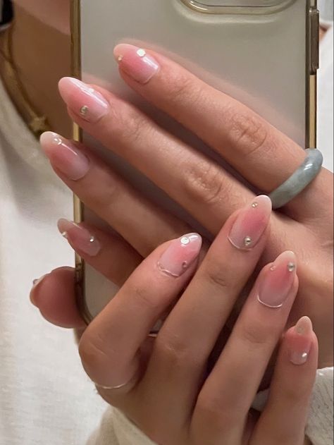 Korean Jelly Nails Short Almond, Jelly Nails Tan Skin, Almond Nails On Tan Skin, Nail Ideas Tan Skin, Jelly Nails On Brown Skin, Nail Inspo For Tan Skin, Jelly Nails With Rhinestones, Nails For Tanned Skin, Korean Almond Nails