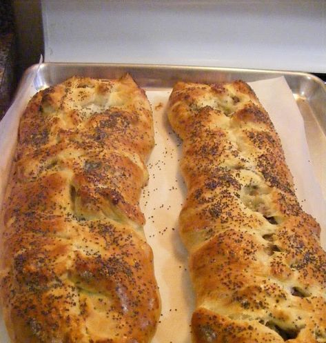 Here's the recipe for "Delicious Rolls" , otherwise known as Beef Broccoli Wellington. We can trace this recipe back to one of Tona's Young ... Babettes Feast, Recipe Crescent Rolls, Babette's Feast, Wellington Recipe, Beef Broccoli, Quick Bites, Beef And Broccoli, Favorite Dinner, Roll Recipes