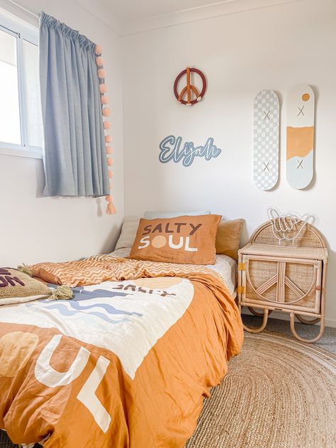 Surfy Bedrooms, Surf Boys Room, Toddler Surf Bedroom, Skate Room Decor, Boys Surf Bedroom, Skate Bedroom, Kids Surf Room, Boho Boys Room, Retro Boys Room