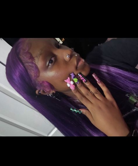 Violet Dyed Hair, Dark Purple Wig Black Women, Color Roots Black Hair, Purple Quick Weave, Dark Purple Hair Black Women, Purple Wig Hairstyles, Purple Hair With Pink Highlights, Short Magenta Hair, Purple And Black Braids