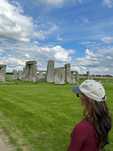 London England Aesthetic, Study Abroad England, Stonehenge England, England Aesthetic, European Casual, Uk Summer, Europe Aesthetic, English Cottage Style, England And Scotland