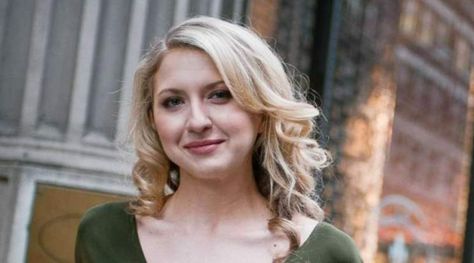 Nina Arianda Nina Arianda, Lara Pulver, Becoming An Actress, White Eyes, Famous Americans, Grey Hair Color, Good Wife, Tony Awards, Best Actress