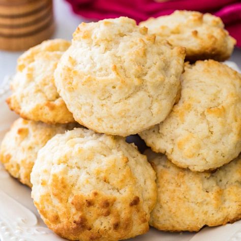 Easy Drop Biscuits Homemade Drop Biscuits, Buttermilk Drop Biscuits, Easy Drop Biscuits, Drop Biscuits Recipe, Sugar Spun Run, Biscuits Recipes, Biscuit Recipes, Drop Biscuits, Biscuits Easy