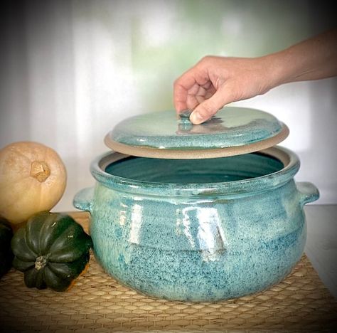 Ceramic Dutch Oven, Ceramic Casserole Dish, Ceramic Casserole, Ceramic Baking Dish, Pot Ceramic, Hand Built Pottery, Pottery Crafts, Pottery Classes, Ceramics Pottery Art