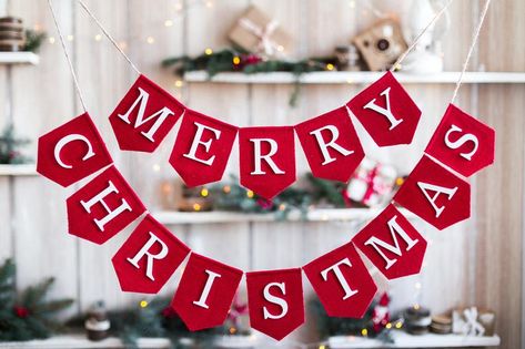 Christmas Banners Ideas, Bunting Christmas, Garland Christmas Decor, Banners Ideas, Burlap Bunting, Banner Christmas, Merry Christmas Banner, Christmas Bunting, Christmas Banner