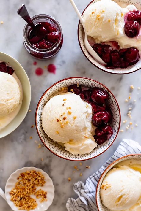 Mascarpone Ice Cream - Maricruz Avalos Kitchen Blog Christmas Bundt Cake Recipes, Quick Italian Recipes, Mascarpone Ice Cream, Christmas Bundt Cake, Christmas Side Dish Recipes, Baking Lessons, Famous Desserts, Italian Dinner Party, Gelato Ice Cream