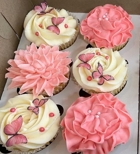 Butterfly Graduation Party, Butterfly Cupcakes Ideas, Pink Butterfly Cupcakes, Cupcakes With Butterflies, Paper Flower Crafts For Kids, March Decor, Flower Crafts For Kids, Edible Butterflies, Fairy Cupcakes