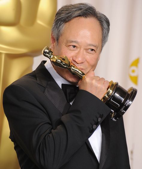 Ang Le, Director, The Story of Pi  Good to remember even artist geniuses struggle to get things made and produced! Waltz Pose, Ang Lee, Hollywood Hotel, Life Of Pi, Awards Party, Oscar Fashion, Daniel Day, Oscar Award, Day Lewis