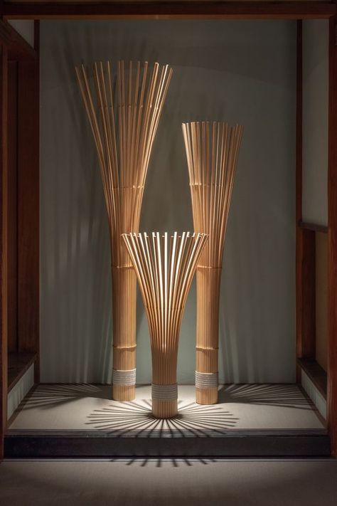 Bamboo Lighting, Bamboo Artwork, Interior Sculpture, Bamboo Decoration, Bamboo Diy, Wood Lamp Design, Bamboo House Design, Decor Color Palette, Bamboo Architecture