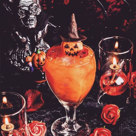 Vampire Cafe, Malice Mizer, Spirit Halloween, Pumpkin Carving, Holiday Fun, Pumpkin Spice, Instagram Account, Rose Wine, Halloween Party