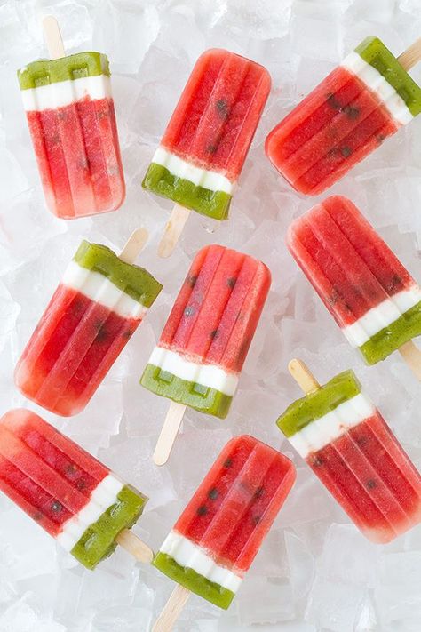 Watermelon Popsicles - Cooking Classy Hemgjord Glass, Ice Pop Recipes, Watermelon Popsicles, Resep Diet, Homemade Popsicles, Ice Lolly, Popsicle Recipes, Summer Snacks, Cooking Classy